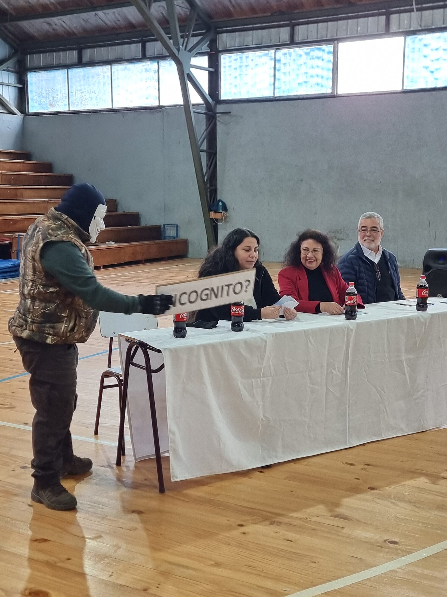 Foto grupal de estudiantes durante el Día del Alumno